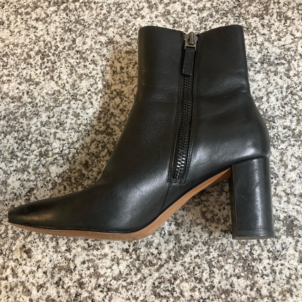 Banana Republic Womens Booties - Picture 1 of 4